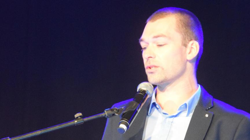 Varkenshouder Bart Vergote optimaliseert door zijn cijfers te vergelijken met die van de varkensproducentenorganisatie.