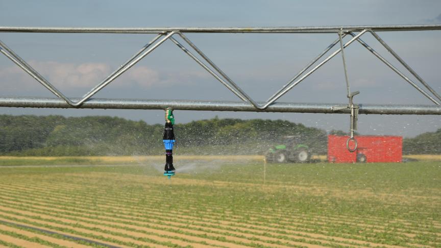 In de nieuwe biologische richtlijn is geregeld dat wanneer twee keer de detectielimiet van een verboden middel wordt gevonden, deze niet automatisch wordt afgekeurd. Onderzocht moet eerst of de contaminatie gevolg is van bijvoorbeeld een spuitgrage buurman.