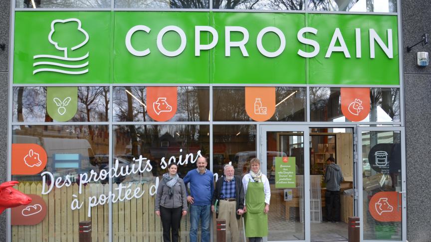 Het nieuwe verkoopspunt werkt met 10 producenten en heeft voor 7 personen  werkgelegenheid gecreërd. JD