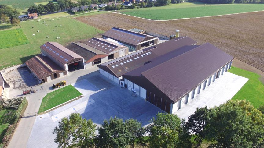 Van februari tot september, men zat geen dag stil om de nieuwe loods op tijd opgebouwd te krijgen.