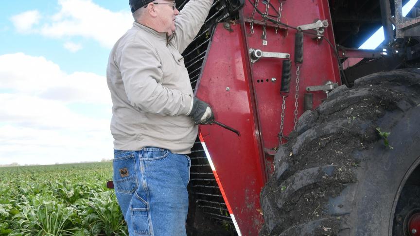 De machines zijn redelijk eenvoudig op technisch vlak en er is weinig elektronica aanwezig. Op die manier kunnen de landbouwers gemakkelijk zelf instaan voor het onderhoud ervan.