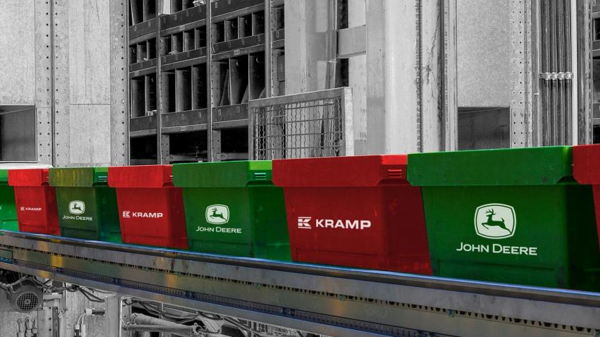 De typische boxen voor de uitlevering van onderdelen.