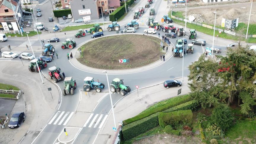 ABS - Vlaamse Ardennen deed een (eerste) prikactie om aandacht te vragen voor de familiale landbouw in deze mooie regio.