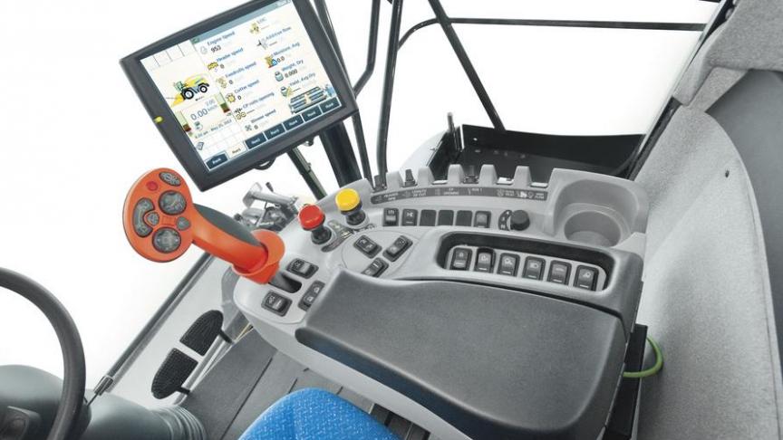 Bij Case New Holland werden 120 schermen buitgemaakt, goed voor een waarde van ongeveer
€150.000. De daders hadden het gemunt op de boordcomputers van maaidorsers en hakselaars.