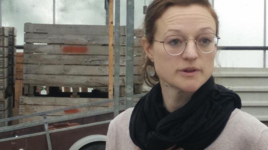 Melkveehoudster Tineke De Schutter uit Kapellen deed een beroep op Ellen Vos om meer tijd te winnen.