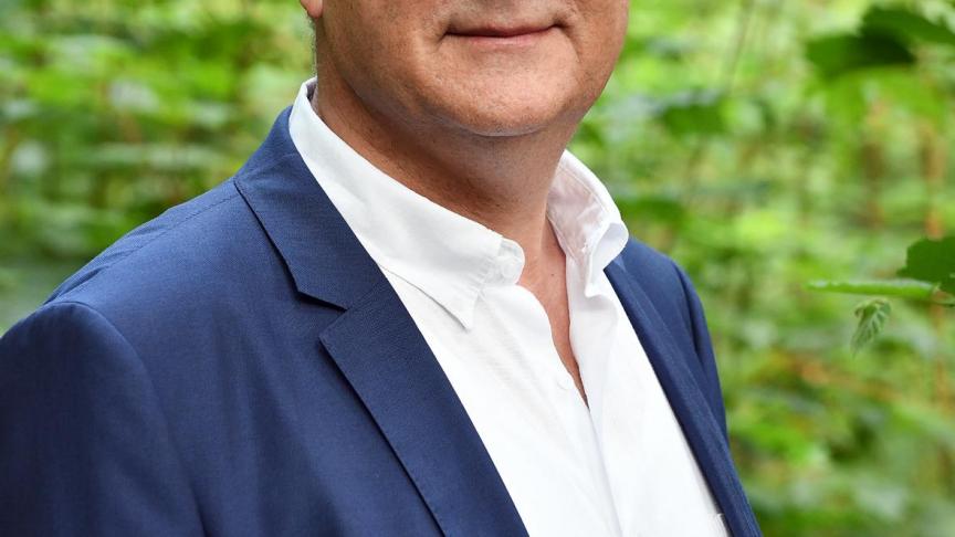 De verruwing van het politieke debat zit De Meyer dwars.