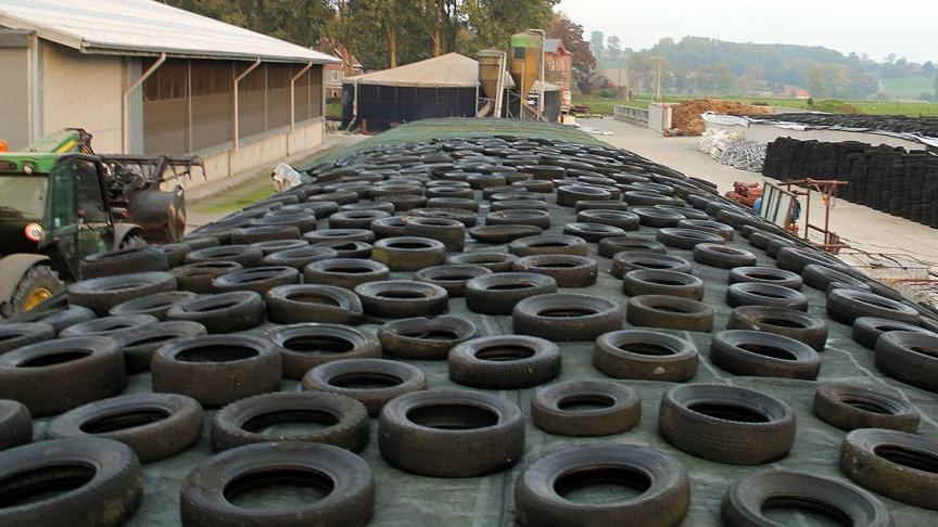 Ingezameldeoude banden krijgen uiteindelijk een nieuw leven. Vorig jaar zamelde de landbouwsector 4.597 ton in.
