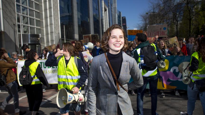 Klimaatactiviste Anuna De Wever tijdens de 13e editie van de klimaatmars, georganiseerd door 'Youth For Climate'.