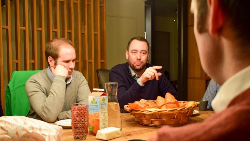 De minister sprak in alle vroegte met een delegatie jonge boeren.