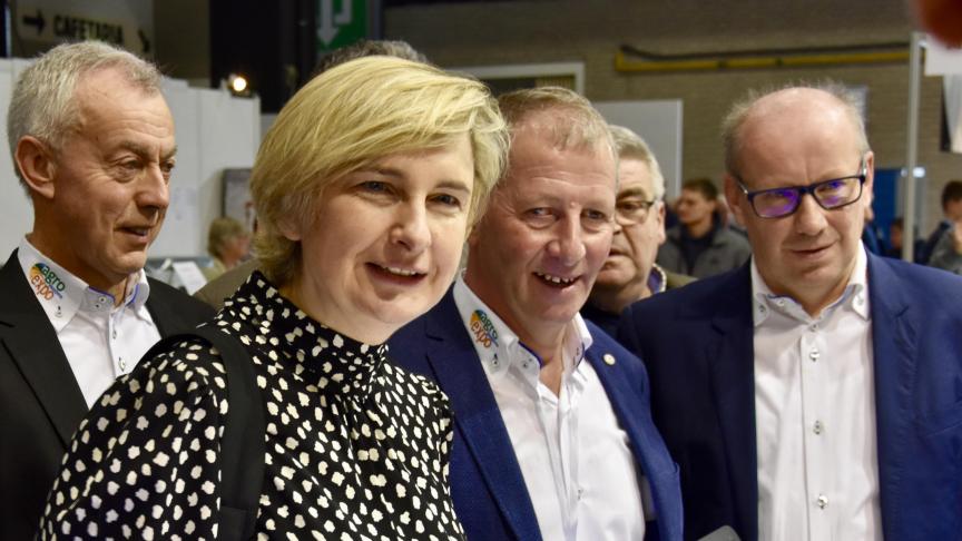 Vlaams landbouwminister Hilde Crevits opende zaterdagmorgen de 20ste Agro Expo in Roeselare. De beurs voor de land- en tuinbouw is nog toegankelijk tot en met maandag.