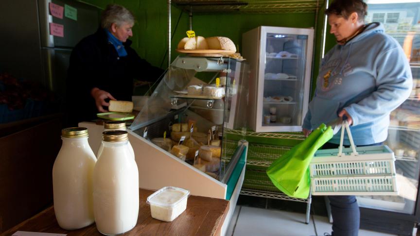 Steeds meer boeren verkopen via hoevewinkels.