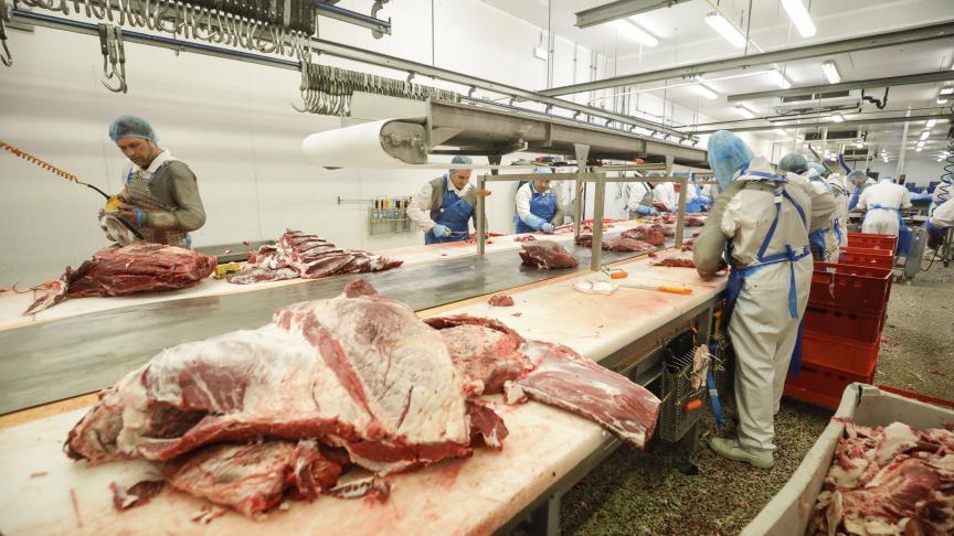 De consumptie van vlees in ons land daalt door de jaren heen.