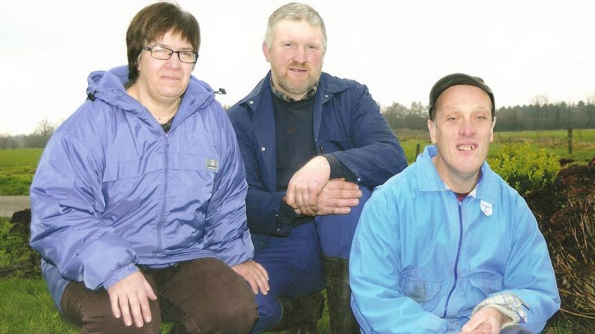 Zorgboerin Rita, haar man en een zorggast die al 12 jaar komt.