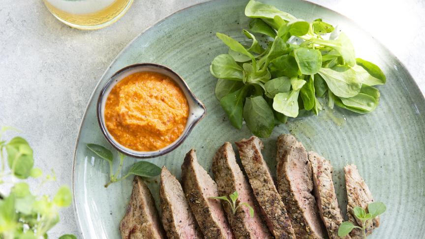 Gegrilde steak met romescosaus en gepofte krieltjes (1)