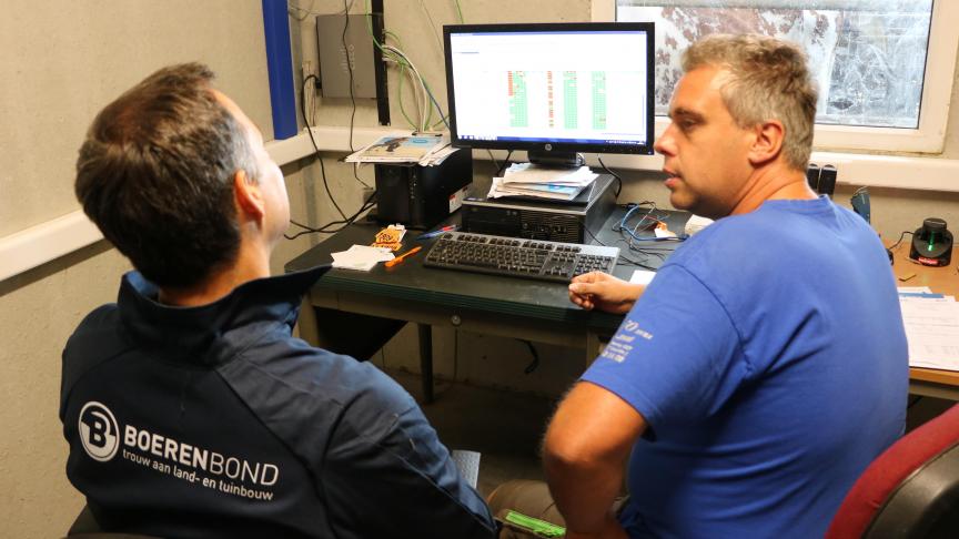 Enkele maanden geleden trok Alexander De Croo een Boerenbond-overall aan om zomerstage te lopen op een melkveebedrijf in Zottegem.