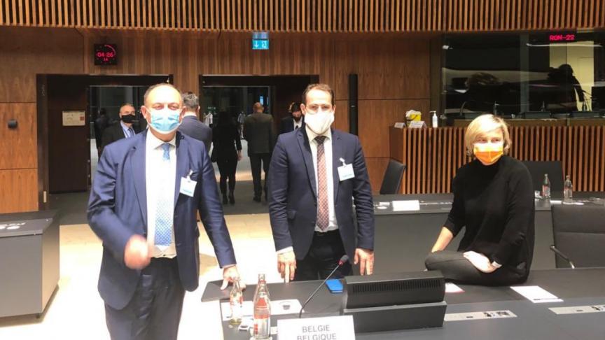 Namens België was naast de federaal landbouwminister David Clarinval (midden) ook Waals landbouwminister Willy Borsus en Vlaams landbouwminister Hilde Crevits aanwezig.