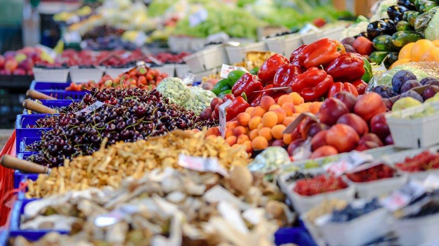 Telers en telersverenigingen voor groenten en fruit die groenten en fruit aan detailhandelaren leveren, sorteren, verpakken en leveren, hebben de opeenvolgende problemen weerstaan en ongedaan gemaakt.