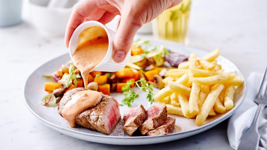 Steak friet met choronsaus en herfstsalade  (3) (3)