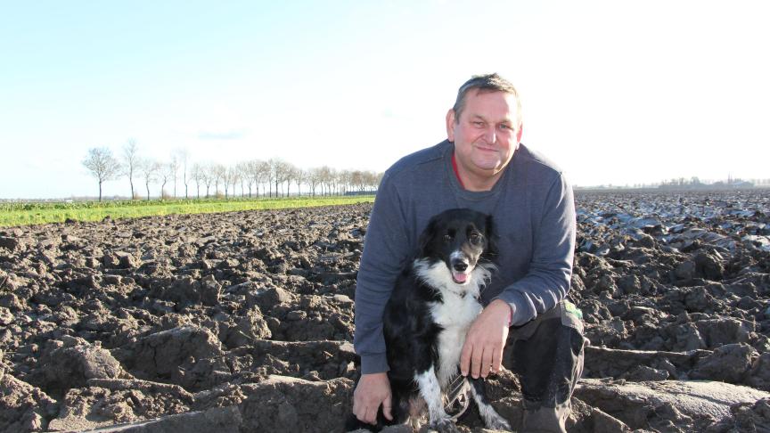 Bert de Deugd:  Je hebt hier veel soorten grond in de omgeving, zowel zeeklei-, zavel- als zware zandgronden. Ik heb dus op veel soorten grond landerijen.