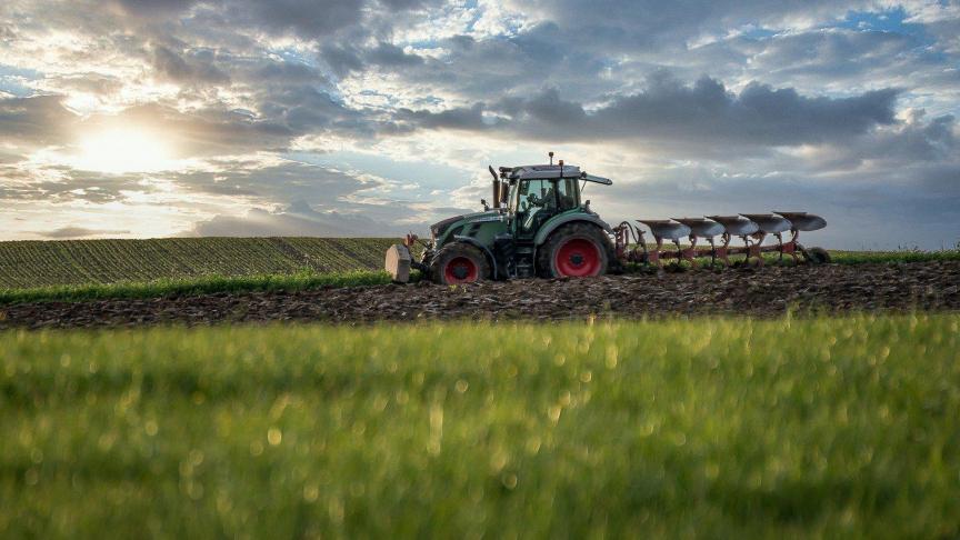 Gezien de grootste landbouwactiviteit in deze provincies, is het aantal arbeidsongevallen in de landbouwsector het hoogst in de provincies Antwerpen en West-Vlaanderen.