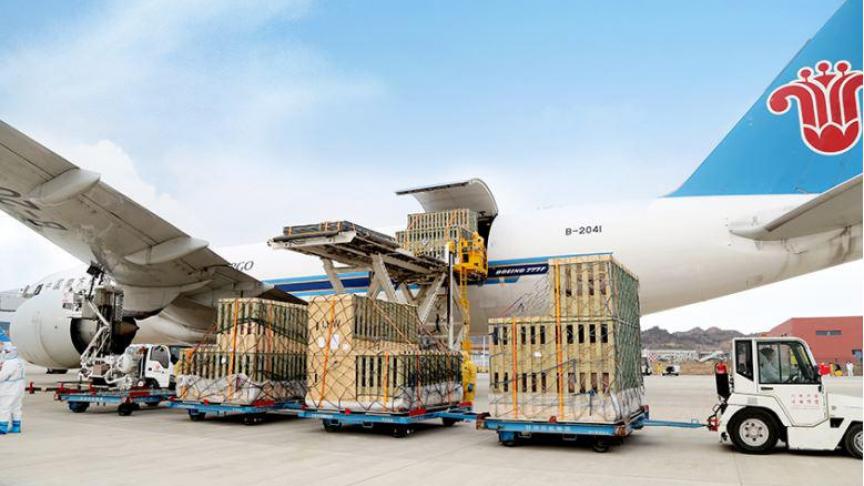 Aankomst van een lading fokzeugen van Choice in China.