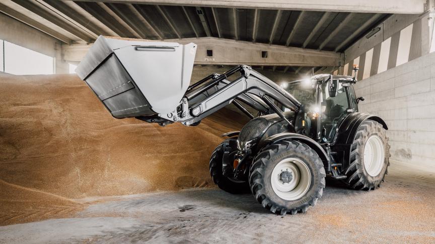Ook van de N- en T-serie tractoren bouwt Valtra nu de 5de generatie. Voor de frontladers zijn nieuwe slimme mogelijkheden uitgewerkt.