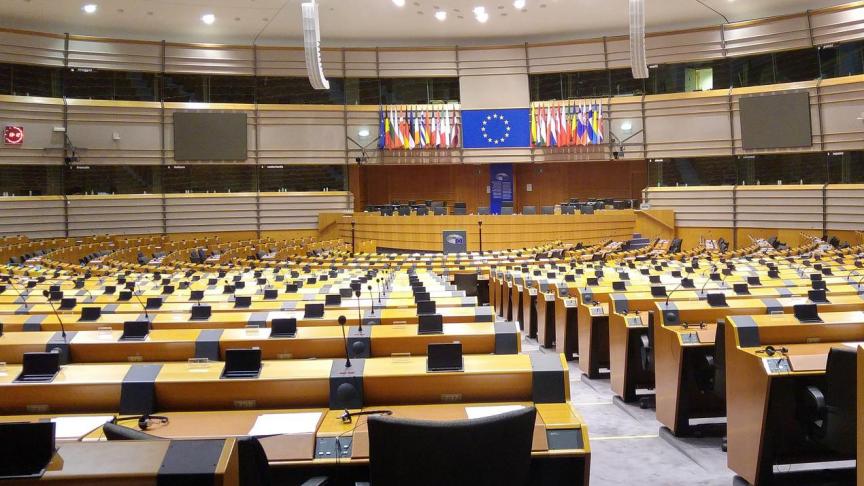 De onderhandelaars van het Europees Parlement verdedigden een reductie van de uitstoot met 60 procent, maar ze beten de hele nacht lang hun tanden stuk op het onwrikbare standpunt van de lidstaten.