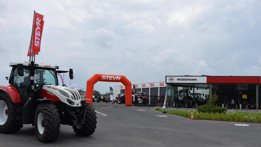 Om aan de positionering van het premiummerk ‘Steyr’ te werken, trok een demotour door België en Nederland.