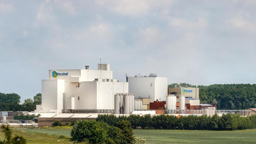 De voorlopige stop op de uittreding uit de coöperatie Milcobel werd geschorst.