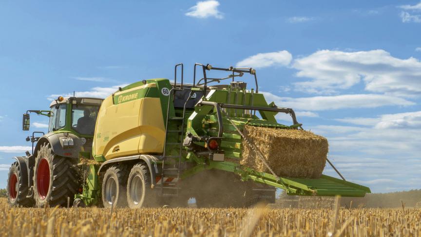 Via een praktijkstudie toont Krone nu de toegenomen capaciteit en comfort van zijn nieuwste generatie grootpakpersen aan.