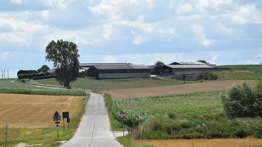 De vraag is nu of landbouwers nog steeds hun werkzaamheden gaan mogen uitvoeren op de opgekochte gronden.