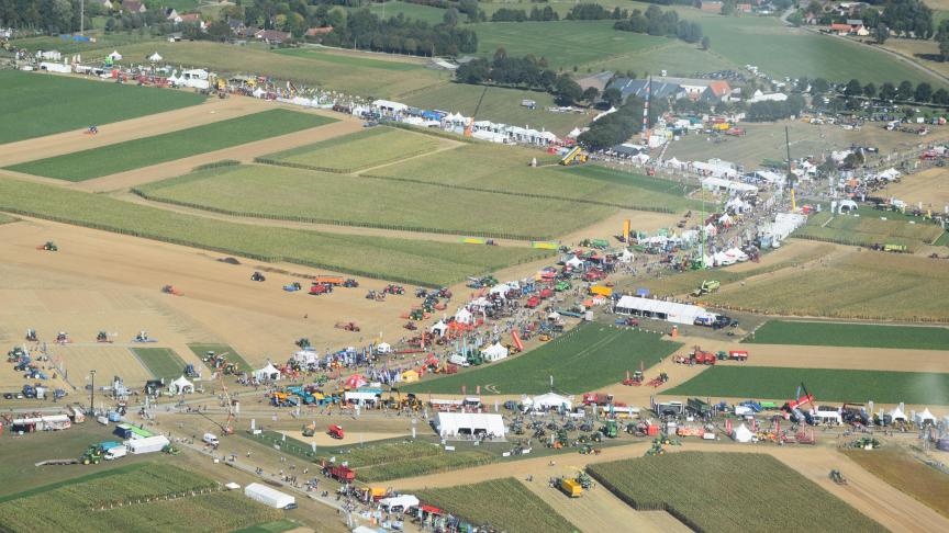 Het uitgestrekte beursterrein wordt doorsneden met enkele straten waarlangs de bijna 200 standhouders een plekje krijgen.
