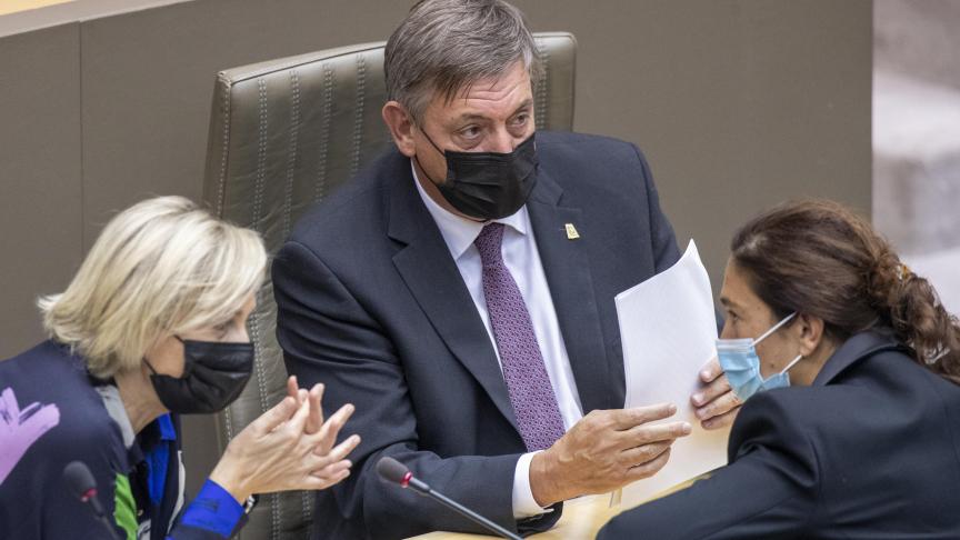 Het nieuwe stikstofplan heeft volgens minister-president Jan Jambon de ambitie om ‘water’ en ‘vuur’ te verzoenen. Andere hoofdrolspelers in deze discussie zijn de ministers Hilde Crevits en Zuhal Demir.