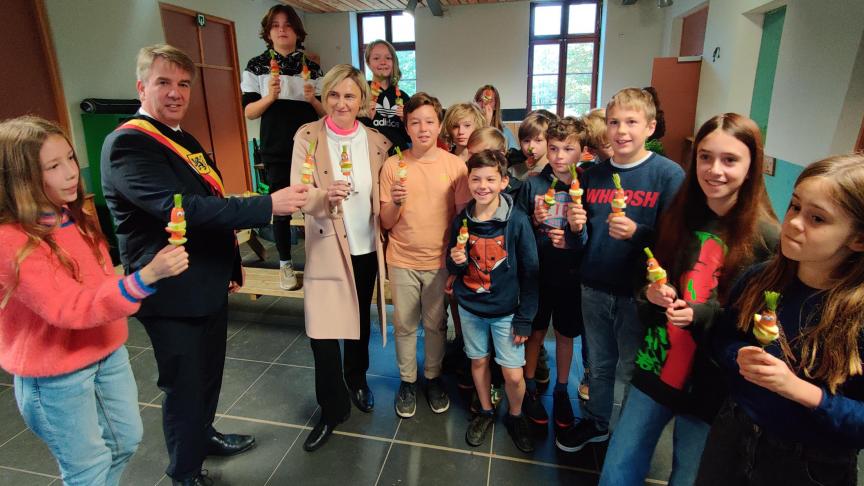 De actie Oog voor Lekkers telt dit schooljaar ruim 1.200 deelnemende scholen. Vlaams minister Hilde Crevits gaf de aftrap.