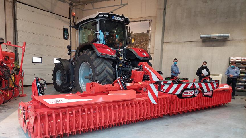 De Toro Isotronic-rotoreg is Isobus-bediend om makkelijker functionaliteiten aan te sturen en biedt meer veiligheid om overbelasting van de machine tegen te gaan.