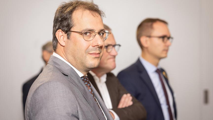 David Clarinval, minister van Landbouw: “Ik zal niet aarzelen om alle middelen aan te wenden om deze sector in grote moeilijkheden te blijven steunen.”