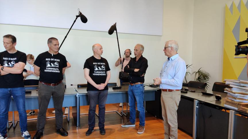 De stuurgroep Turnhouts Vennengebied kwam samen op het gemeentehuis van Ravels om er bezwaarschriften in te dienen tegen het PAS.