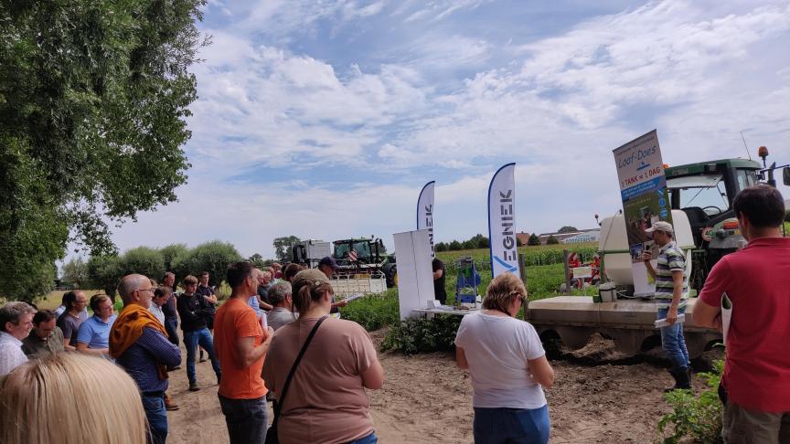 De demonamiddag rond loofdoden was een succes. Mensen toonden vooral interesse  in de nieuwere technieken.