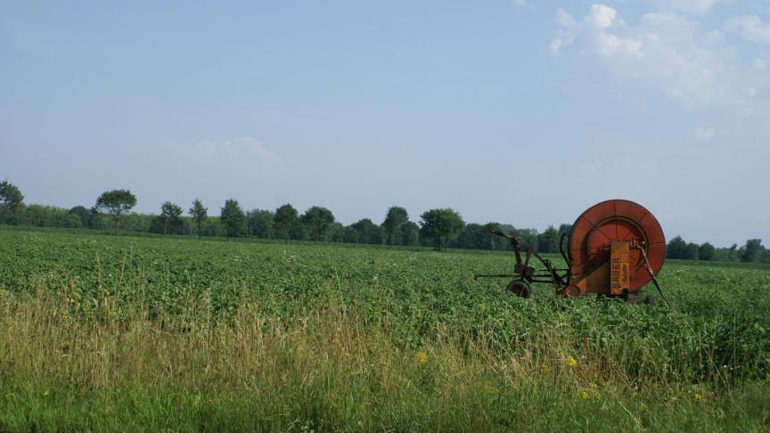 Land -en tuinbouwers willen irrigeren om den brode, maar krijgen meestal een “njet” als antwoord.