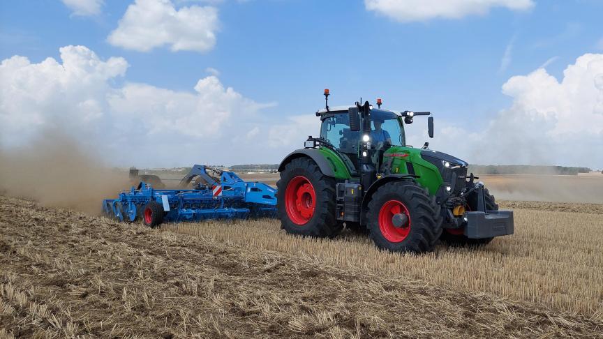 De nieuwe 700 Vario gen 7-serie biedt 5 modellen in het vermogensbereik van 203 tot 303 pk en heeft de bekende Fendt-techniek van de grotere series.