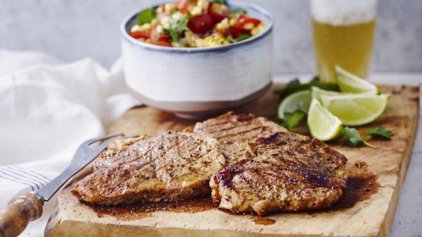 gegrilde_varkensschouder_met_tomatensalsa_en_mais_1