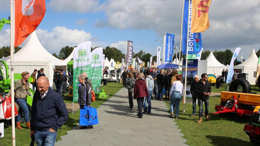 Volle gangpaden op de eerste grote mechanisatiebeurs in Nederland sinds de coronacrisis.