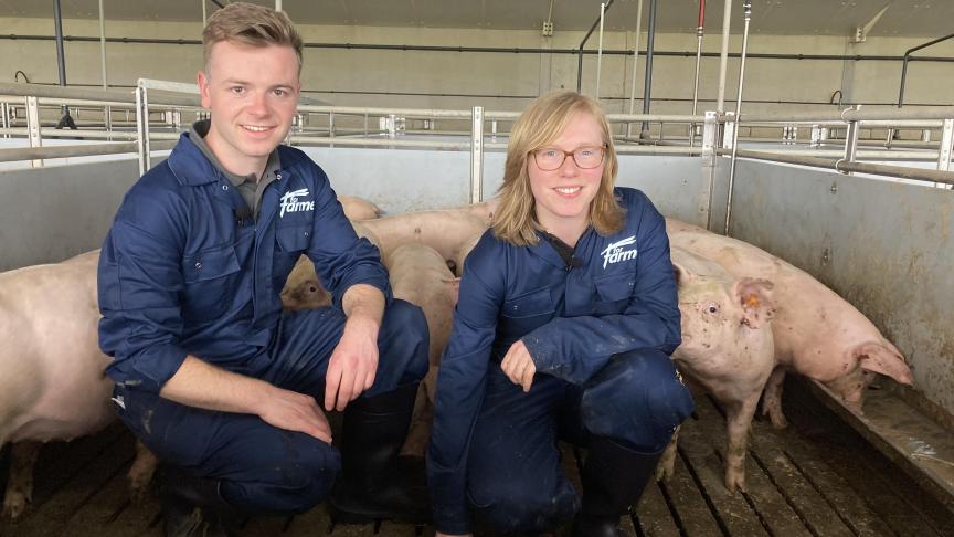 Arne Vandewal en Eline Geerardyn, brijvoerspecialisten bij ForFarmers, stelden het Home MiXX Hero-brijvoerconcept voor.
